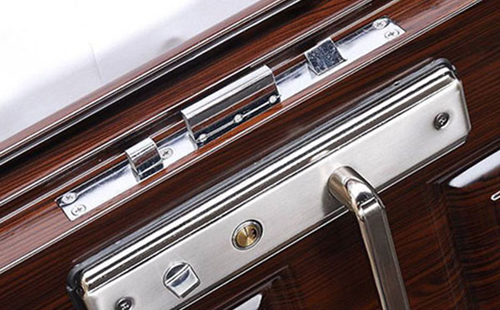 平坝24小时上门开锁公司